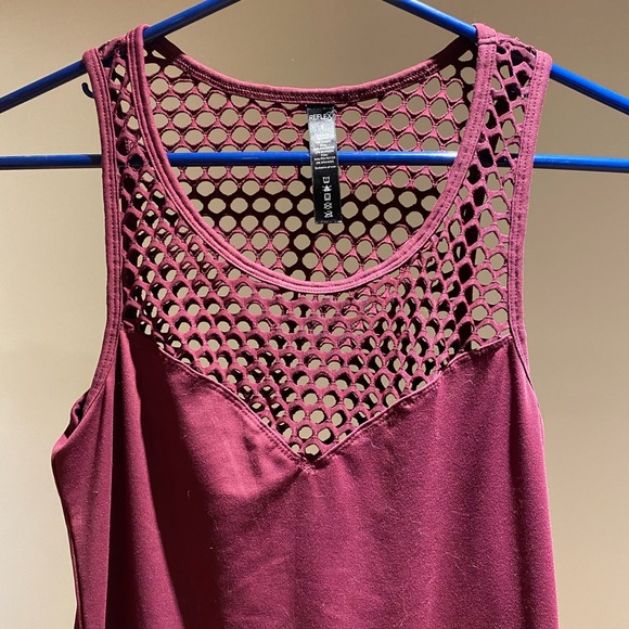 Reflex activewear top size small - Picture 4 of 6